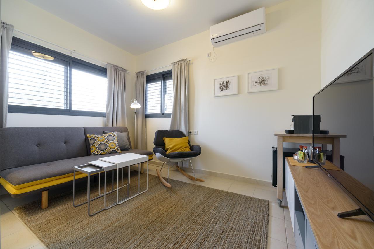Luka 15 - By Beach Apartments Tlv Тел Авив Екстериор снимка